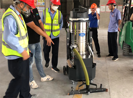 教你准确挑选产业吸尘器